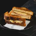 Tostado De Lomito Y Queso